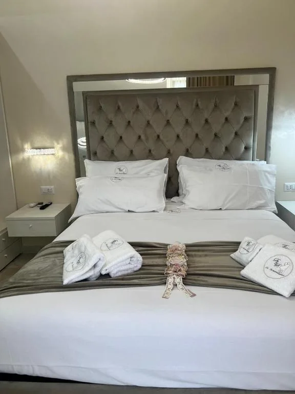 Deluxe Double Room with Balcony — La Romantique Rooms and Apartments TROPEA