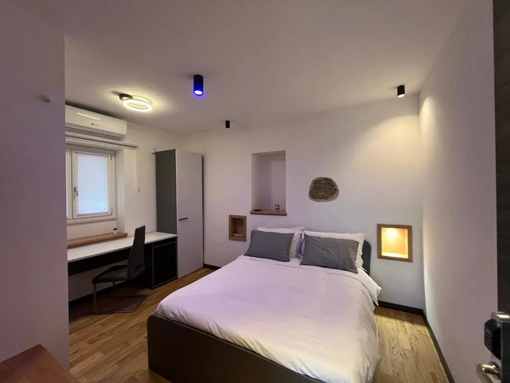 Double Room — Dimore diffuse R H