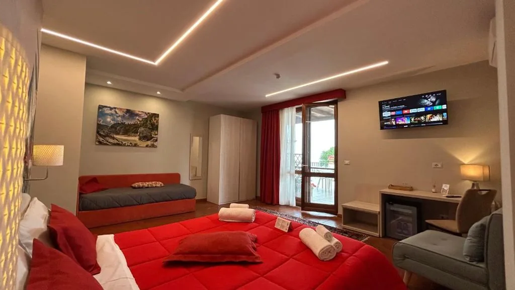 Double or Twin Room with Sea View — Villa Zufrò