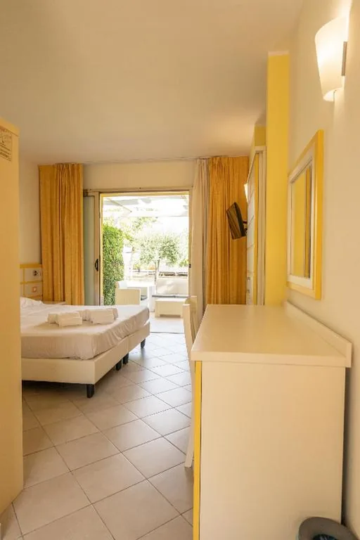 Double Room — Hotel Baia Di Trainiti