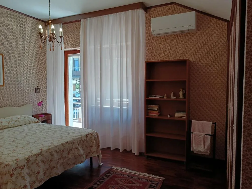 Standard Double Room with Shared Bathroom — Casa di Tota – Affittacamere