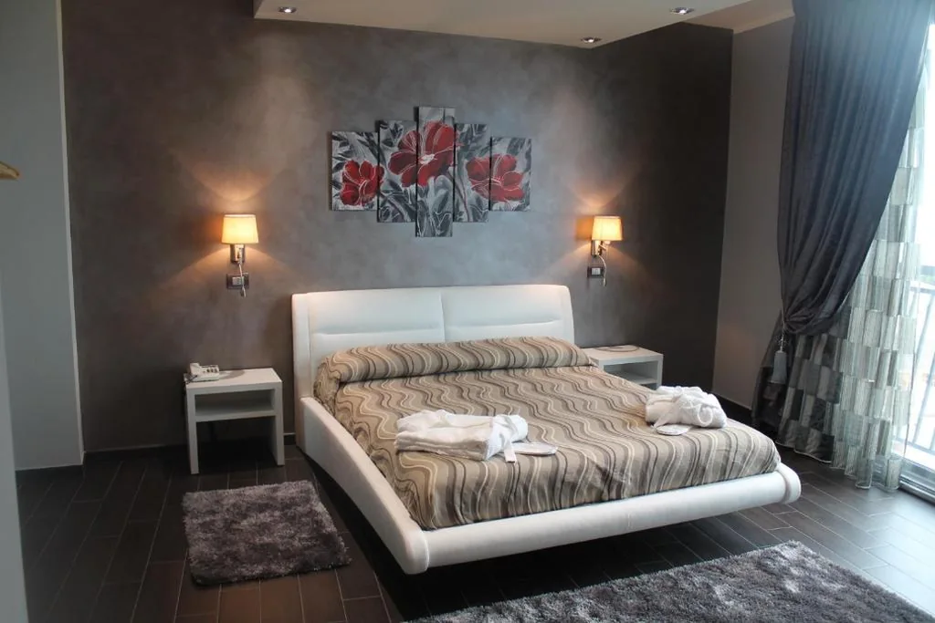 Superior Double Room with Balcony and Sea View — Hotel Mediterraneo