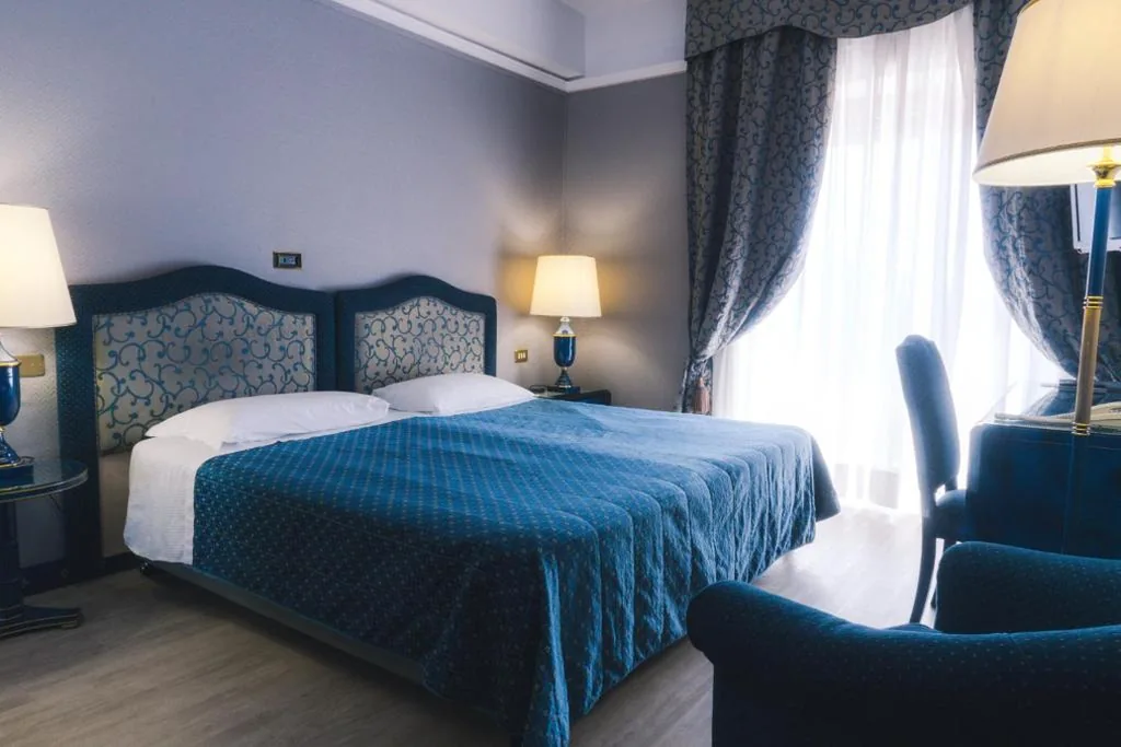 Superior Double Room with Sea View — Grand Hotel Excelsior