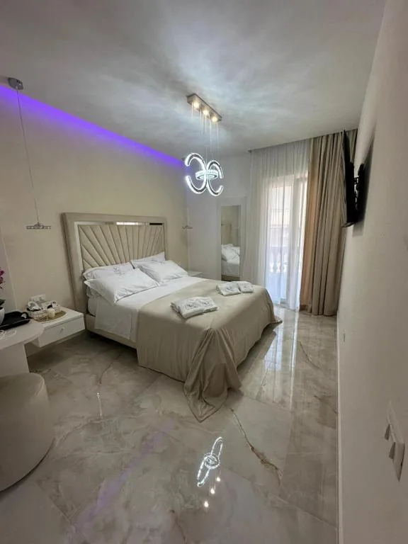 Superior Double Room — La Romantique Rooms and Apartments TROPEA