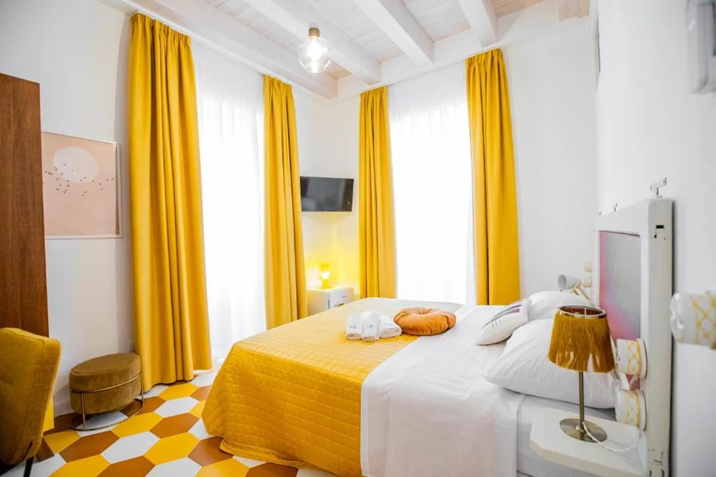 Camera Quadrupla con Bagno Privato — Suitetti Camere&Relax