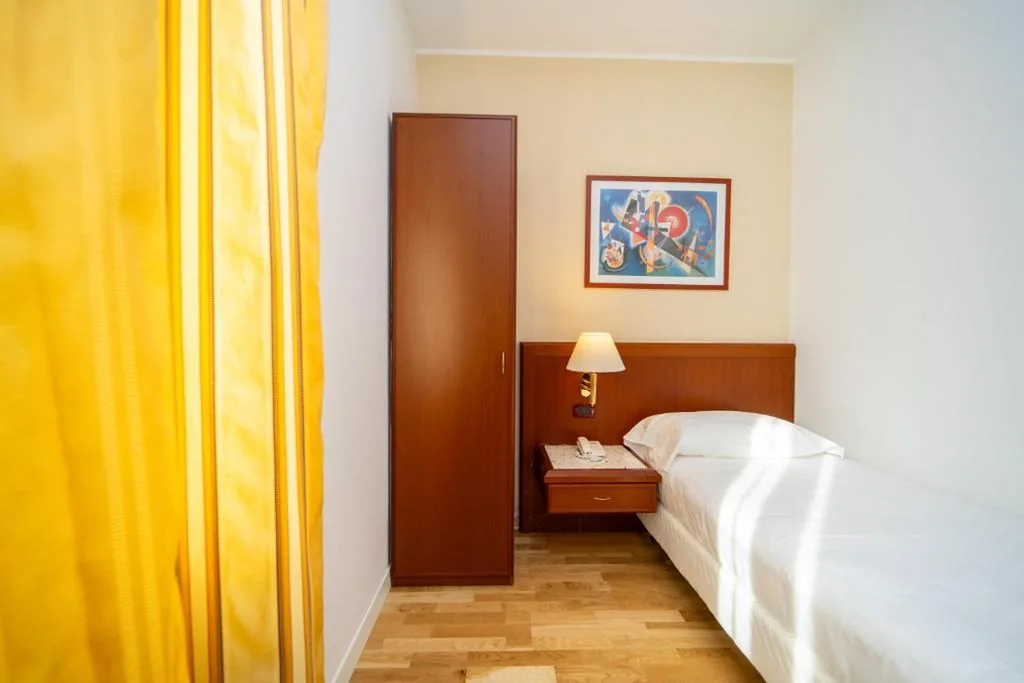 Single Room — Hotel Europa