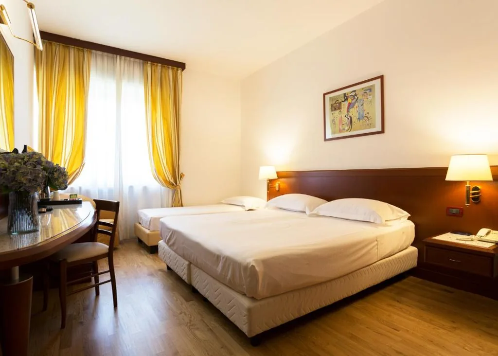 Classic Triple Room — Hotel Europa
