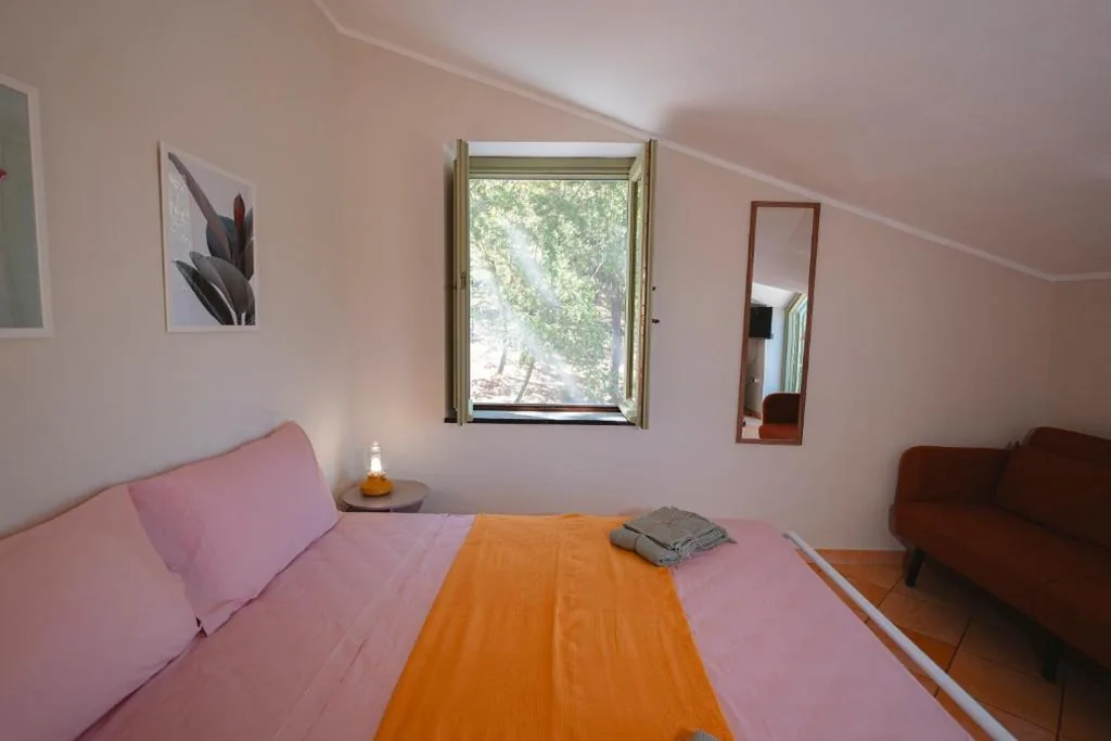 Triple Room with Private Bathroom — Dimora delle Acque – Altavista Residence