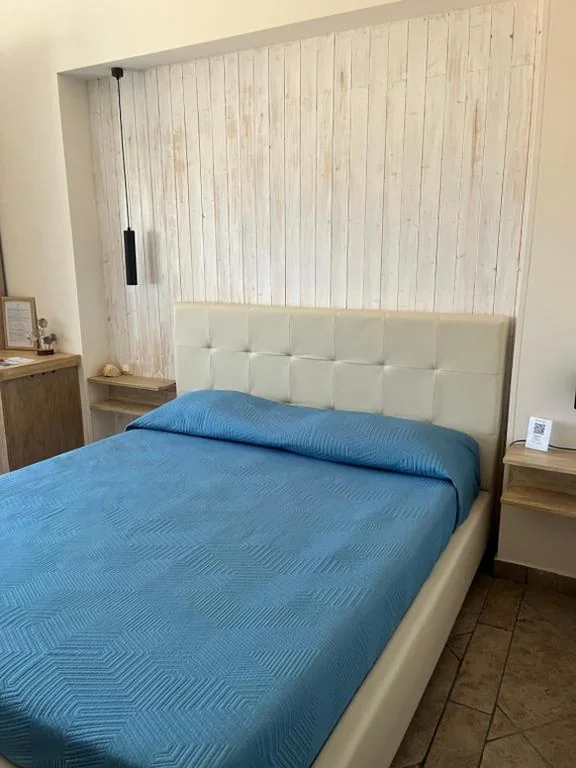 Camera Tripla con Bagno Privato — Donna Viruzza