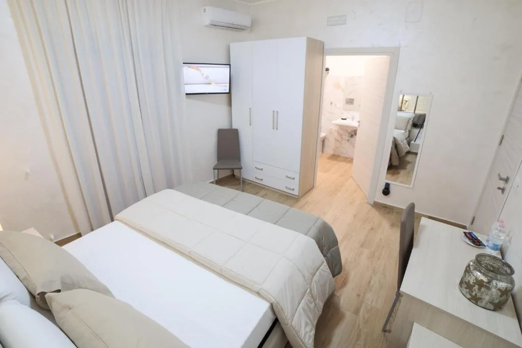 Camera Tripla con Bagno Privato — GREEN – Bed and Breakfast a Castrovillari