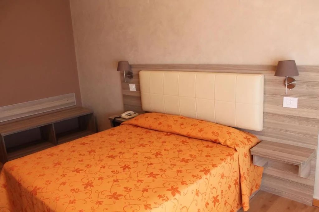 Triple Room — Hotel Mediterraneo