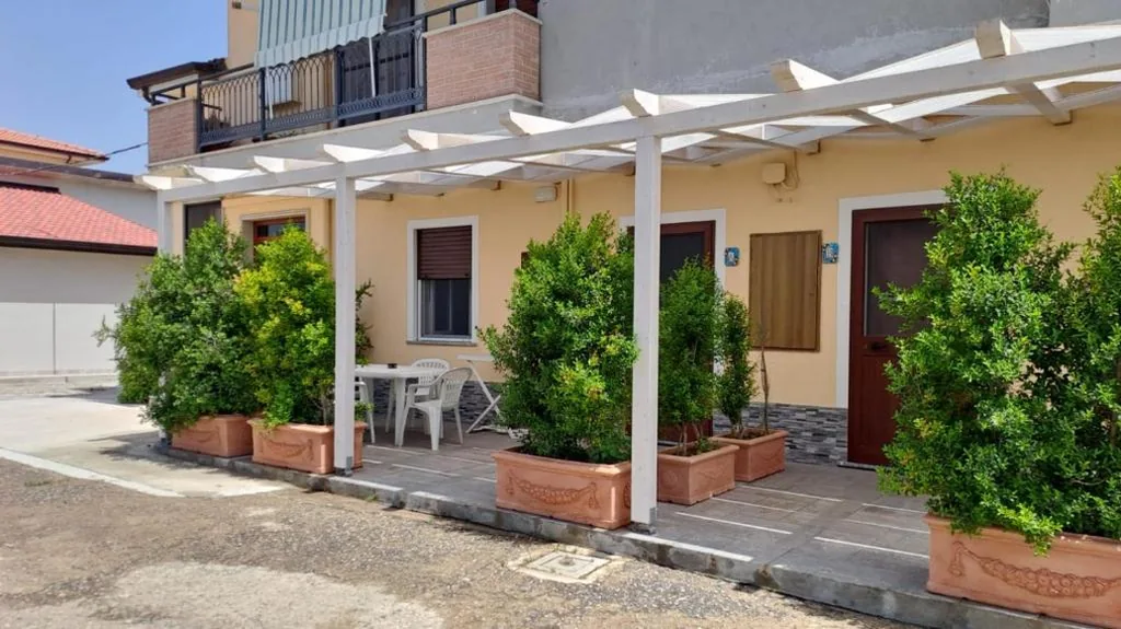Two-Bedroom House — Casa Lombardo