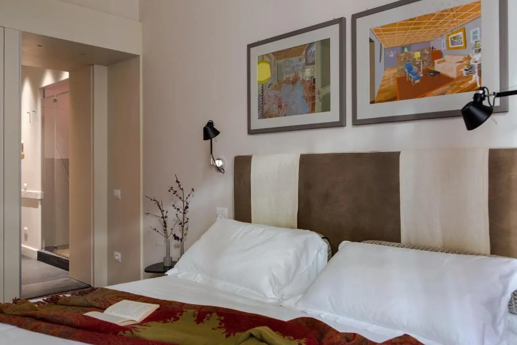 Large Double/Twin Room with City View — MyNavona