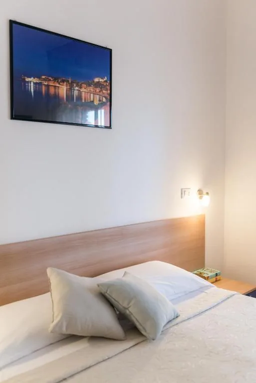 Camera Basic Matrimoniale — Hotel Viola