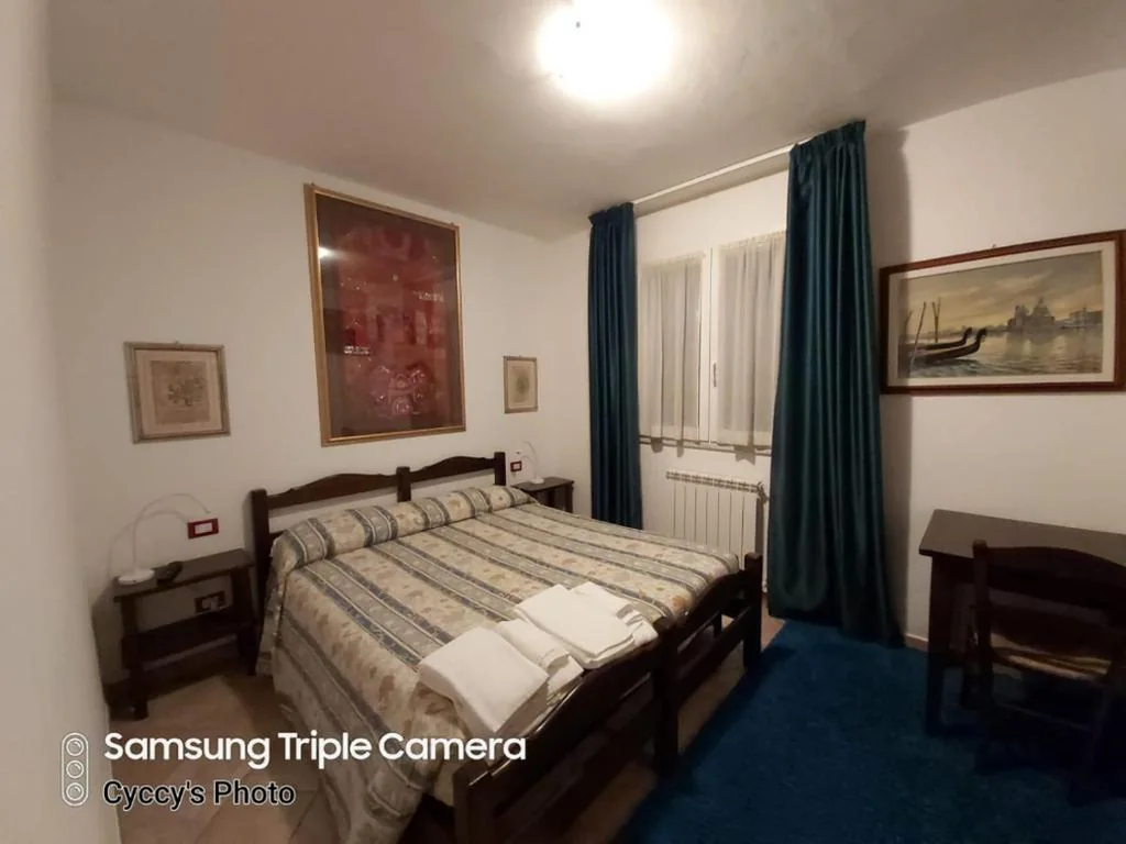 Budget Double Room with Single Beds — Bed & Breakfast 4U PARCHEGGIO INTERNO