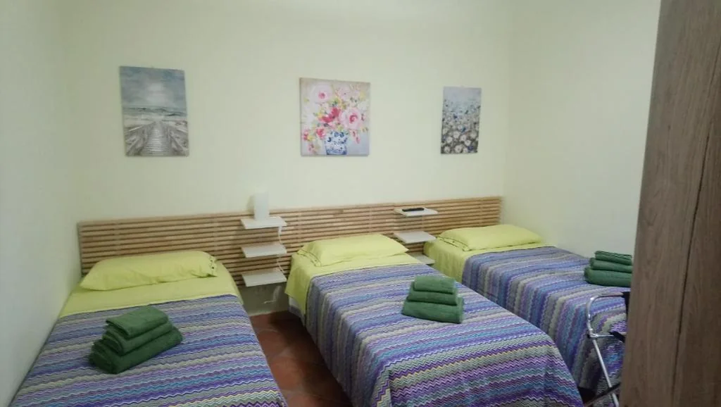 Budget Double Room with Single Beds — Casetta Gaia