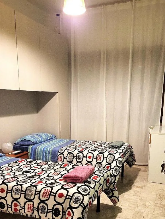 Camera Budget Doppia con Letti Singoli — Home Sweet Home Tiburtina Station