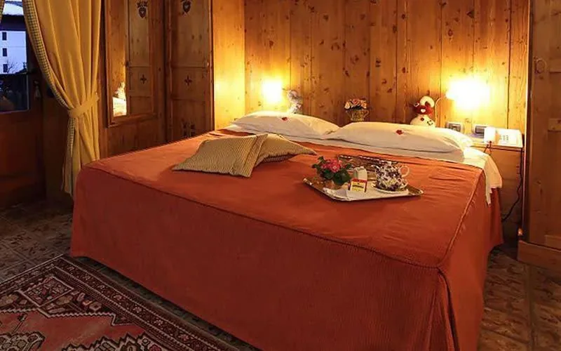 Camera Budget Matrimoniale/Doppia con Letti Singoli — Hotel Lyshaus