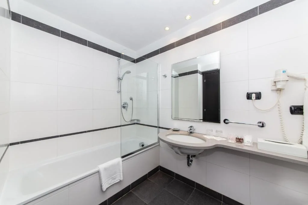 Classic Twin Room — Art Hotel Olympic