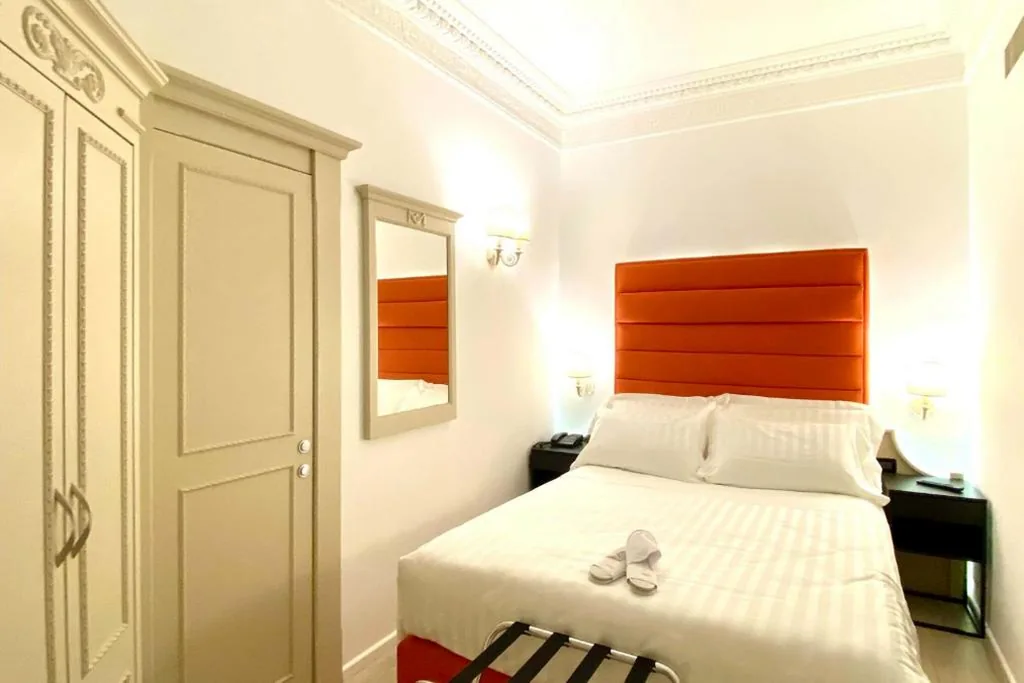 Small Classic Double Room — BB Hotels Smarthotel Bailey’s