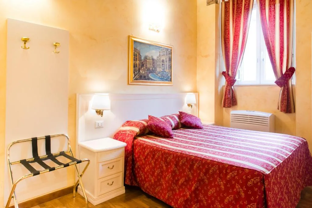 Classic Double/Twin Room — Domus Trevi