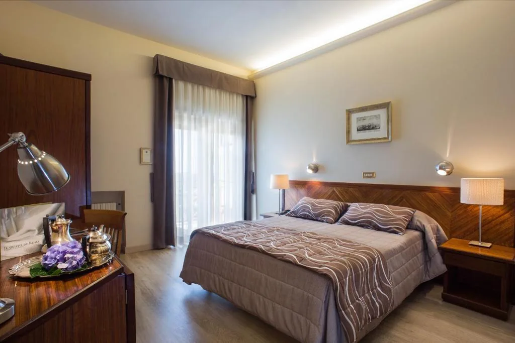 Camera Classic Matrimoniale/Doppia con Letti Singoli — Hotel Cacciani