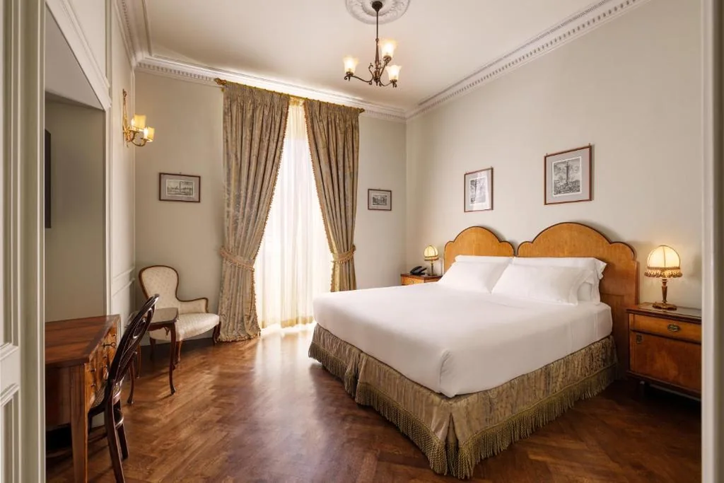 Camera Classic Matrimoniale/Doppia con Letti Singoli — Hotel Locarno