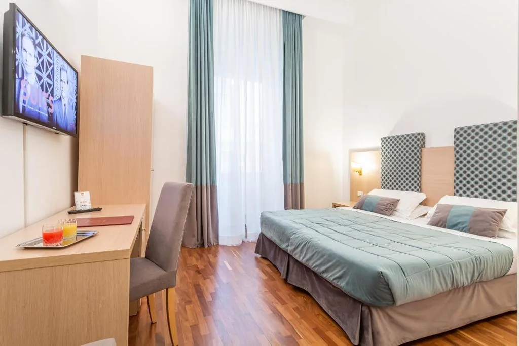 Camera Classic Matrimoniale/Doppia con Letti Singoli — Hotel Medici