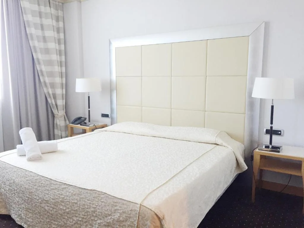 Camera Classic Matrimoniale/Doppia con Letti Singoli — Papillo Hotels & Resorts Roma