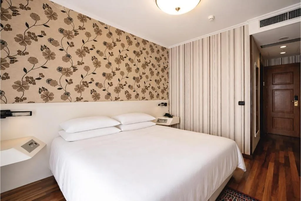 Classic Room — Phi Hotel Principe