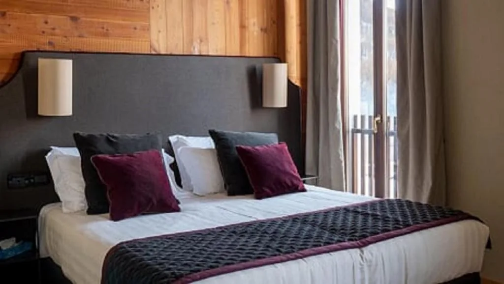 Comfort Double/Twin Room with Mountain View — Chaberton Lodge & Spa