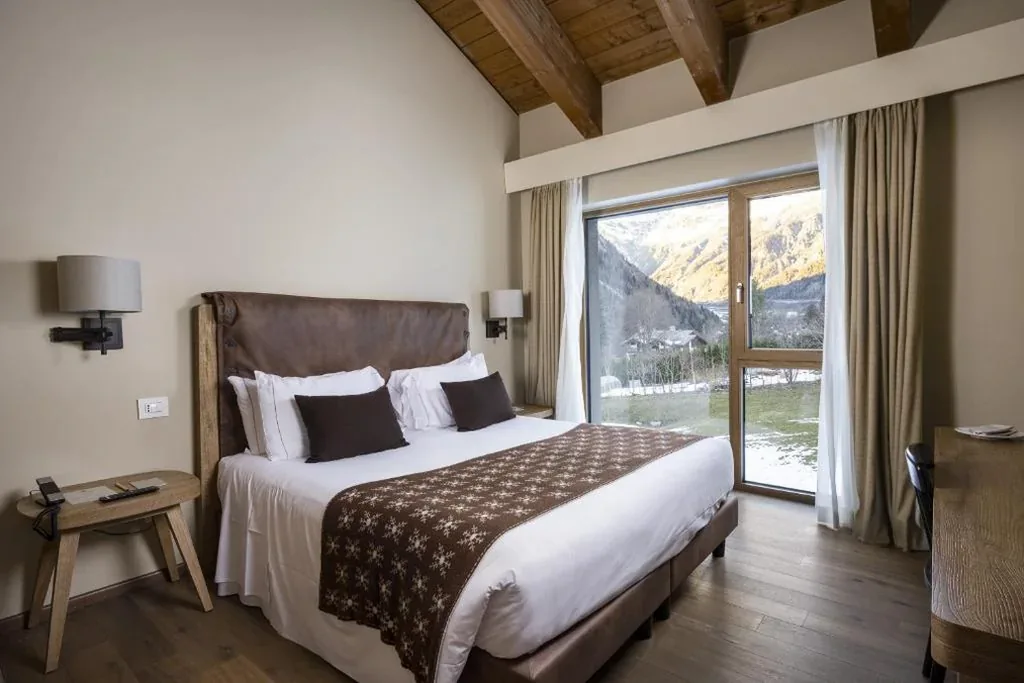 Camera Comfort Matrimoniale/Doppia con Letti Singoli con Vista Montagna — Grand Hotel Courmayeur Mont Blanc, by R Collection Hotels