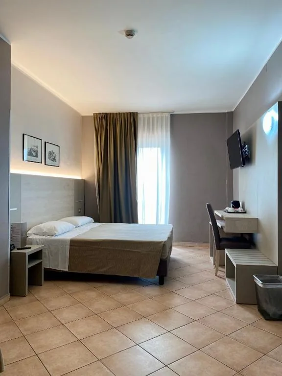 Camera Comfort Matrimoniale/Doppia con Letti Singoli — Hotel Miramonti