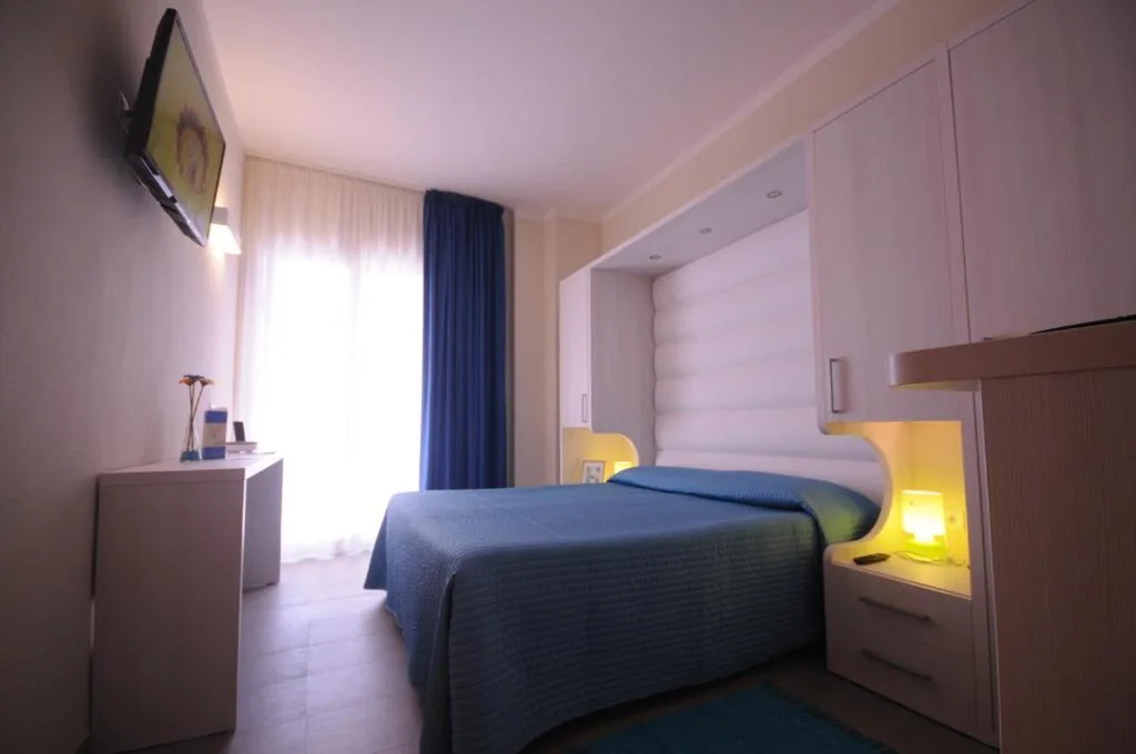 Camera Comfort Matrimoniale/Doppia con Letti Singoli — Hotel Olympic