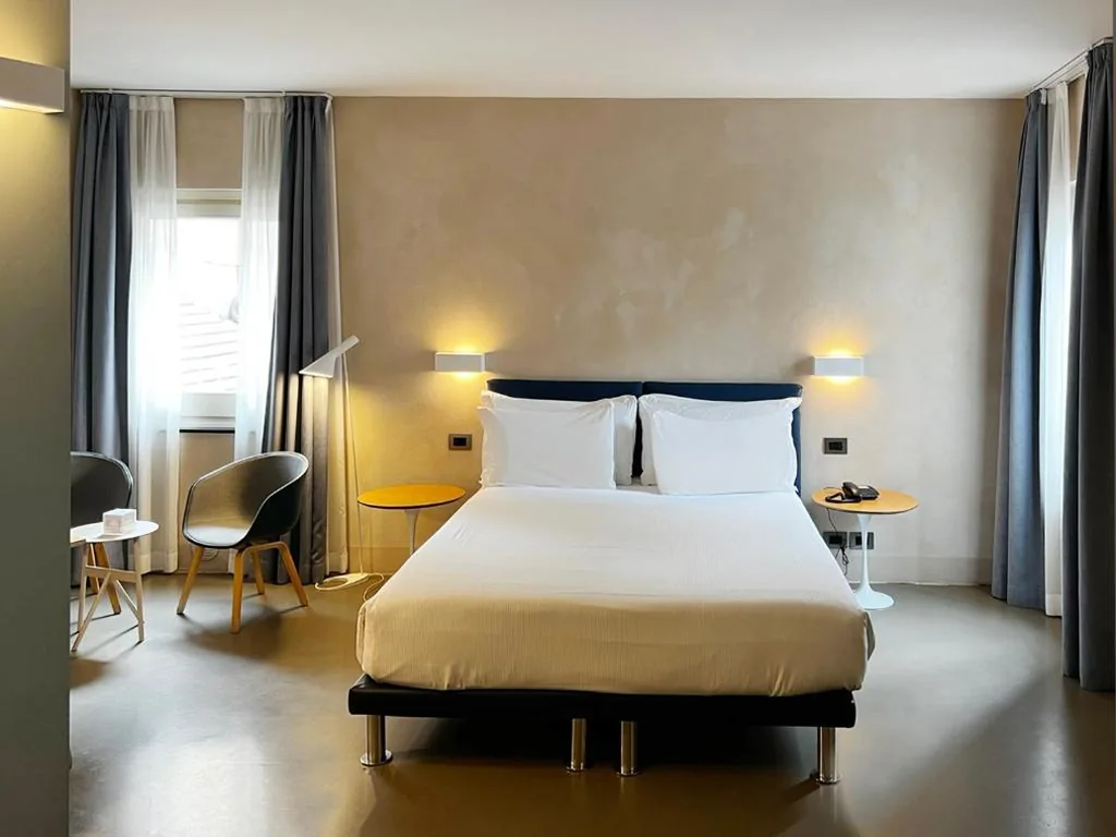 Camera Comfort Matrimoniale/Doppia con Letti Singoli — Hotel Palazzo Grillo
