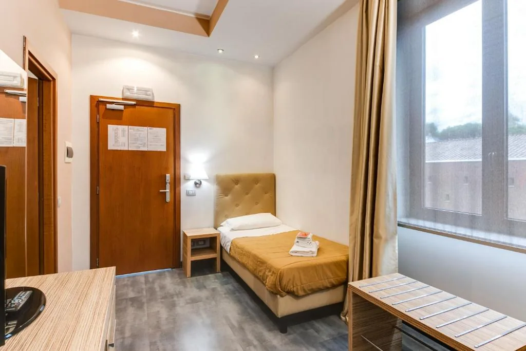 Camera Compact — Phi Hotel Garden Area Roma Eur