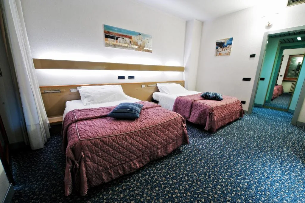 Camera con 2 Letti Queen-Size — Hotel Michelangelo