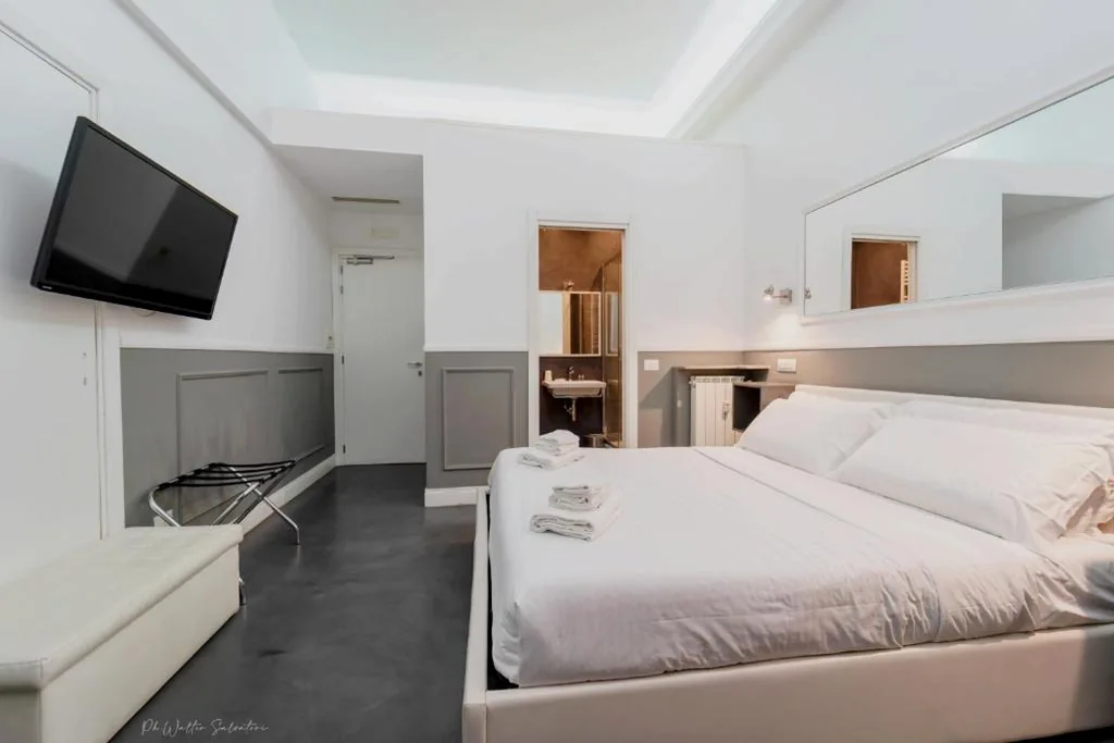 Room with 2 Queen-Size Beds — WE LOVE ROMA Guest House