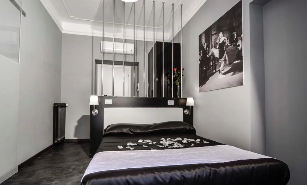 Camera con Letto Matrimoniale alla Francese — Good Life Via Veneto
