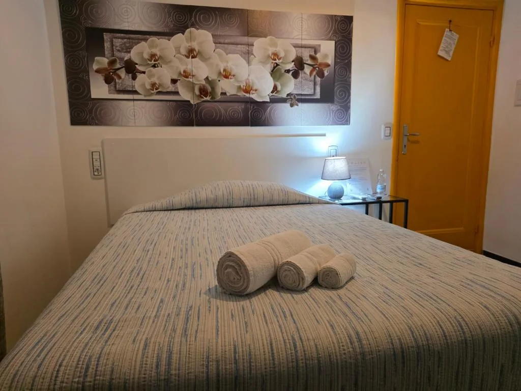 Camera Deluxe (1 Adulto + 1 Bambino) — Affittacamere A Filippo’s Room by the Sea – Gaslini
