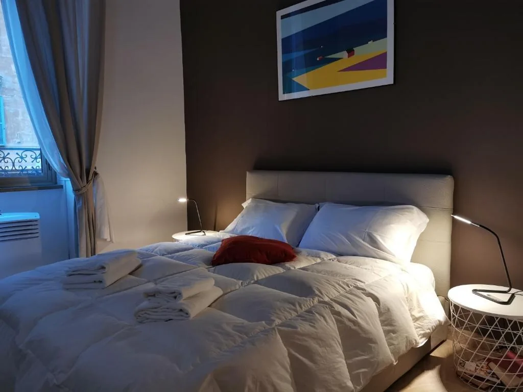 Deluxe Room — 109 SUITES ROMA