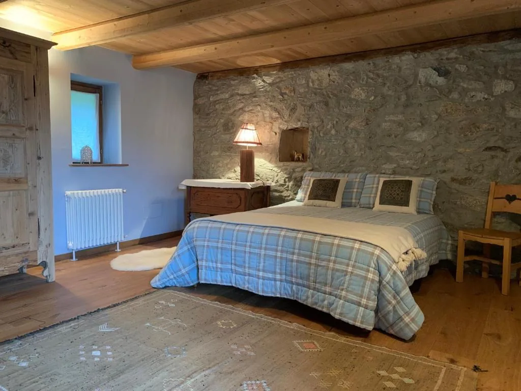 Camera Deluxe (2 Adulti + 1 Bambino) — Affittacamere Montagne Verdi