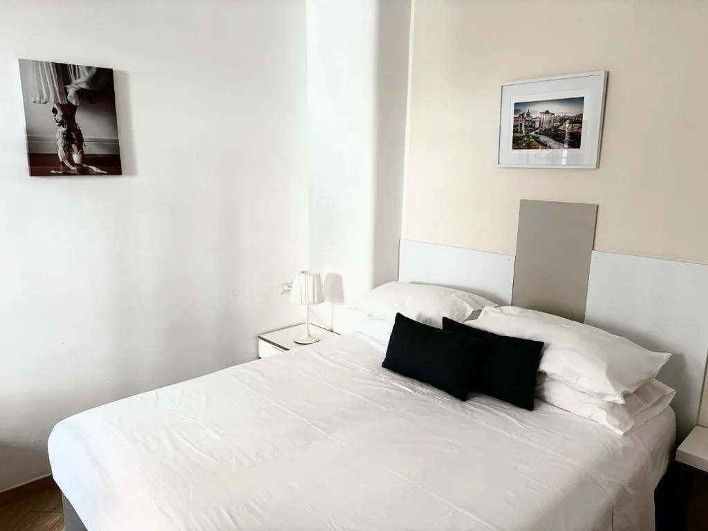 Camera Deluxe (2 Adulti + 1 Bambino) — Edomus Roma Vaticano