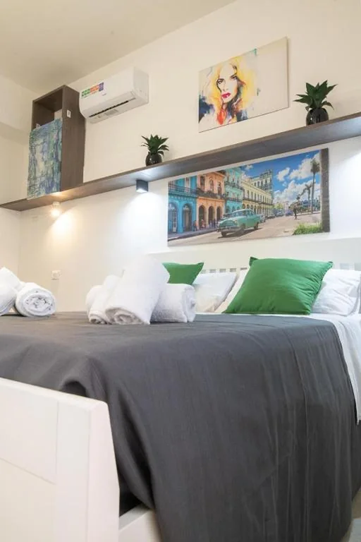 Deluxe Room (2 Adults + 1 Child) — Gmm