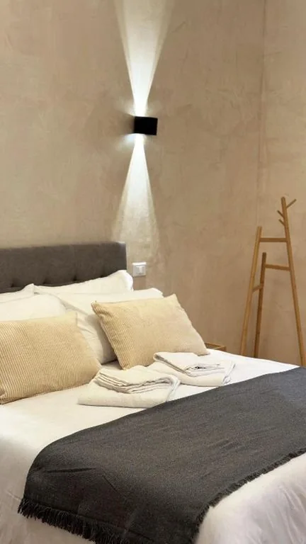 Deluxe Room (2 Adults + 1 Child) — Ten Miles Guesthouse Roma
