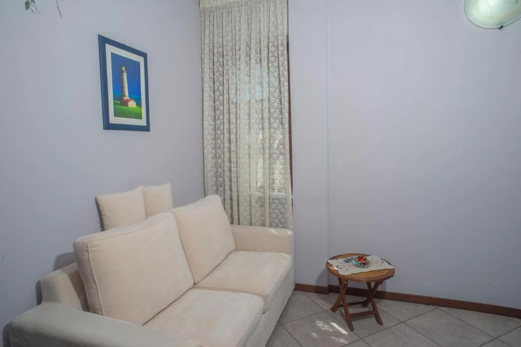 Deluxe Room (2 Adults + 1 Child) — Villarosybeb