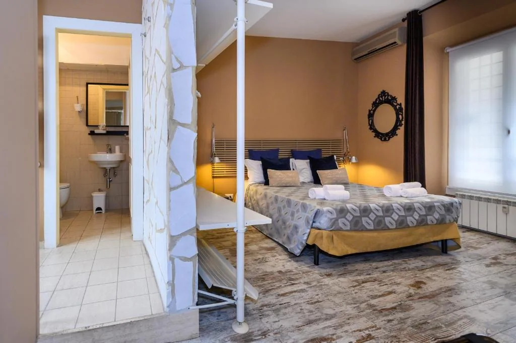 Deluxe Room — A-Rome Suite