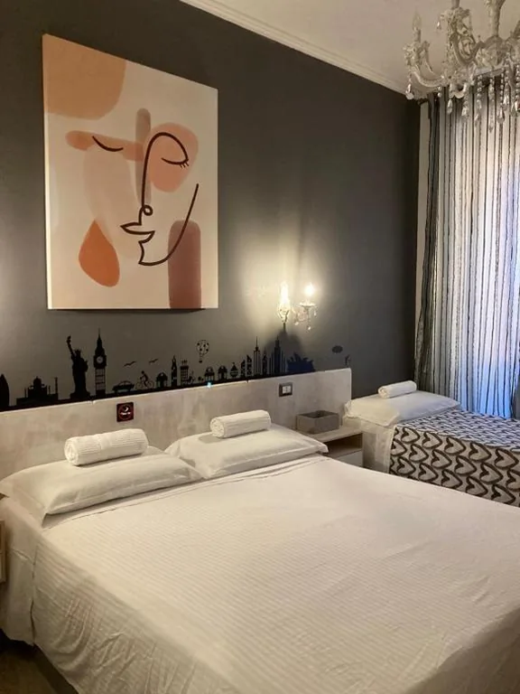 Large Deluxe Room with Private Bathroom — Domus Ferruccio