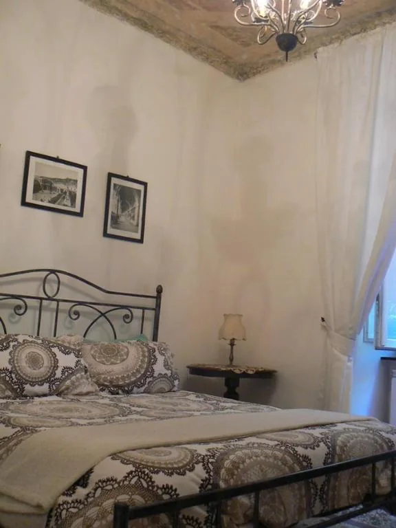 Camera Deluxe — B&B Lercari