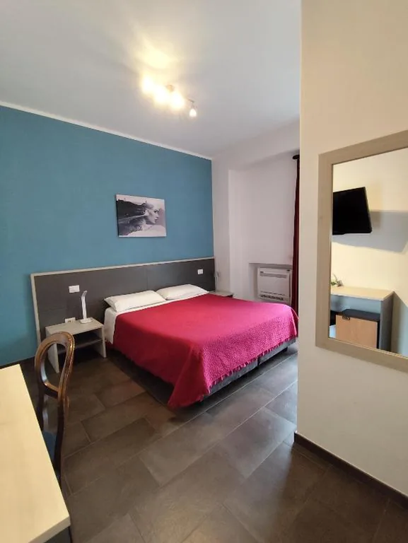 Deluxe Room — Belvedere Rooms Guest House